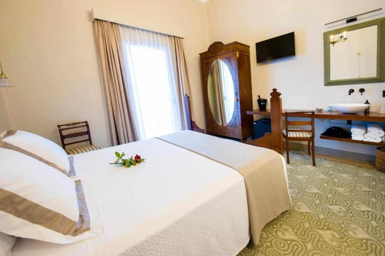 Castellvi de la Marca Bolet Casa Modernista Bed & Breakfast エクステリア 写真