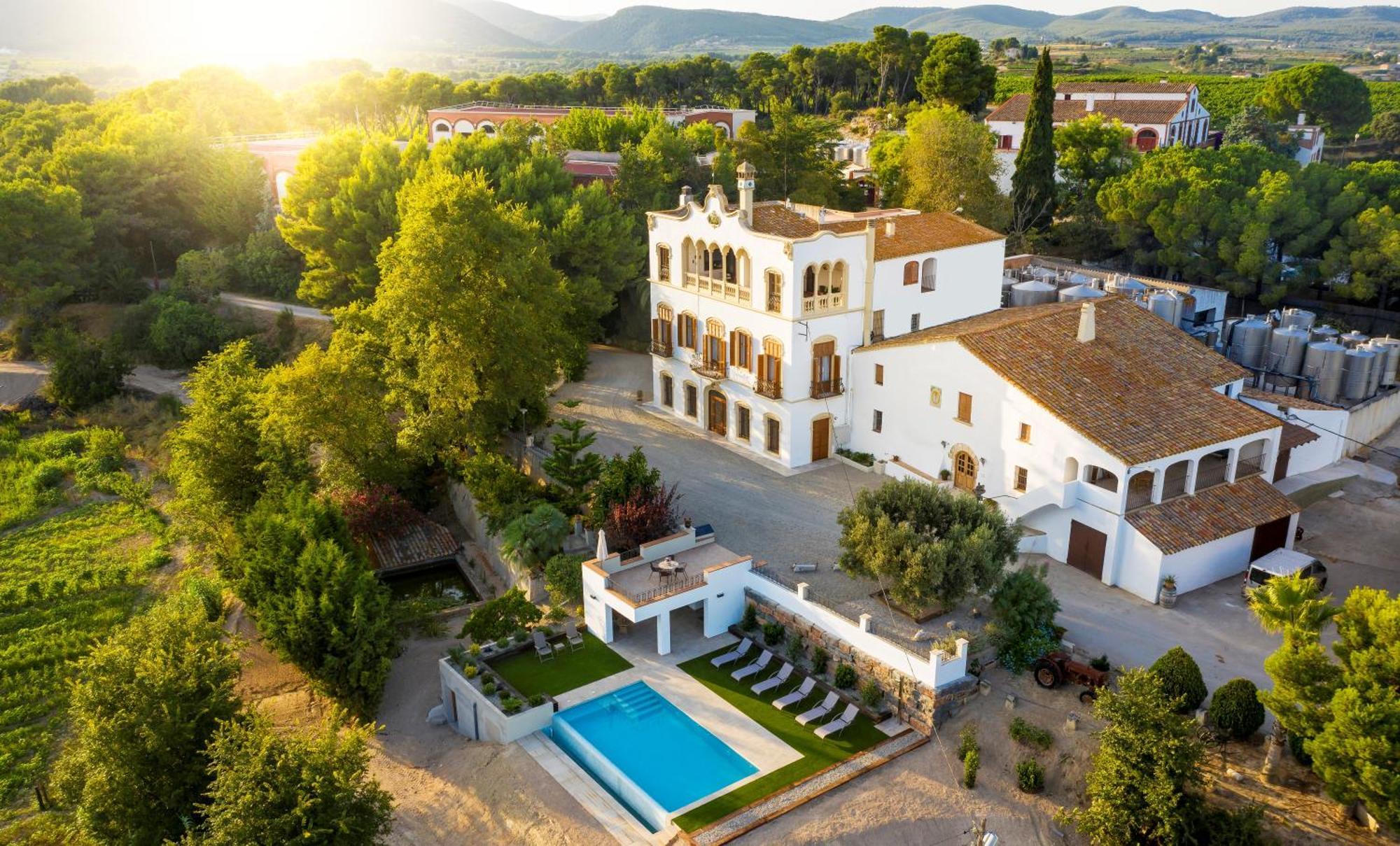 Castellvi de la Marca Bolet Casa Modernista Bed & Breakfast エクステリア 写真